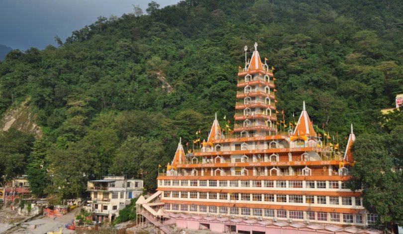 gurgaon-rishikesh-tempo-traveller-1024x680